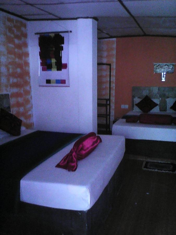 Lotus Inn Tourist Resort Дамбулла Экстерьер фото