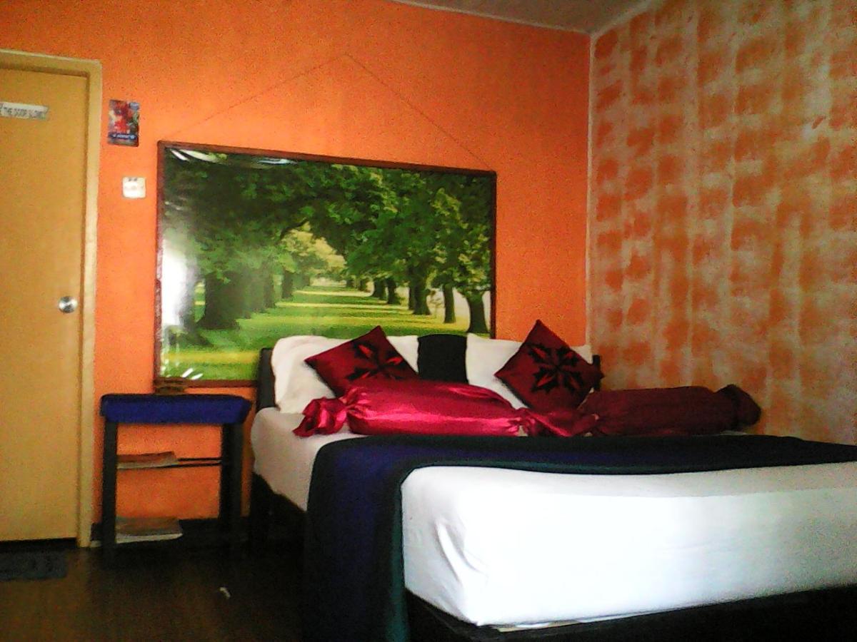 Lotus Inn Tourist Resort Дамбулла Экстерьер фото